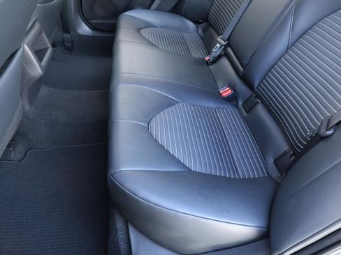 Used 2018 Toyota Camry SE w/ Convenience Package FWD image 23