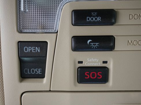 Used 2013 Toyota Avalon Limited w/ Technology Pkg FWD image 26