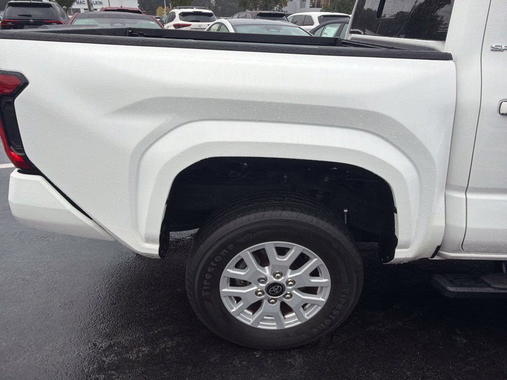 Certified 2025 Toyota Tacoma SR5 AWD/4WD image 4