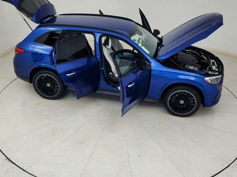 Used 2025 Mercedes-Benz GLC 350e 4MATIC w/ AMG Line image 88