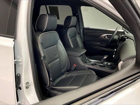 Used 2023 Chevrolet Traverse Premier w/ Redline Edition AWD/4WD image 6