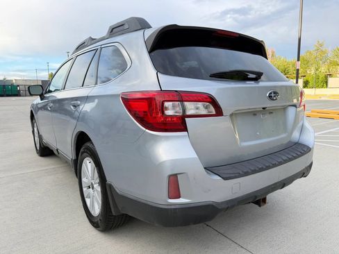 Used 2015 Subaru Outback 2.5i Premium AWD/4WD image 8