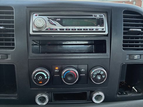 Used 2007 Chevrolet Silverado 2500 W/T w/ Snow Plow Prep Package image 16