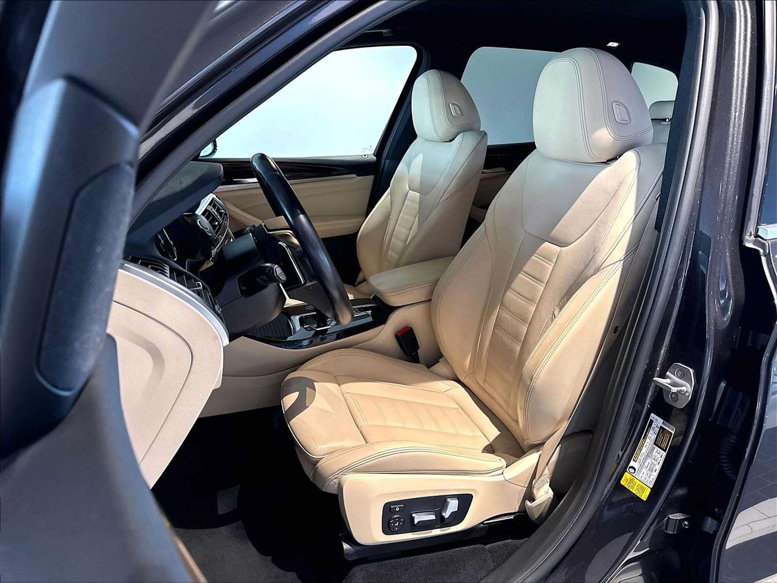 Used 2019 BMW X3 sDrive30i w/ Executive Package RWD image 8