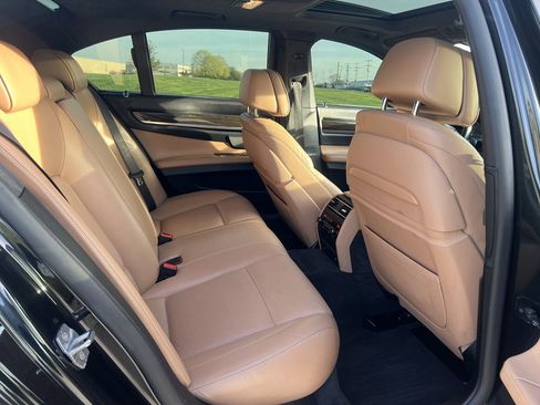 Used 2015 BMW 750i xDrive image 13