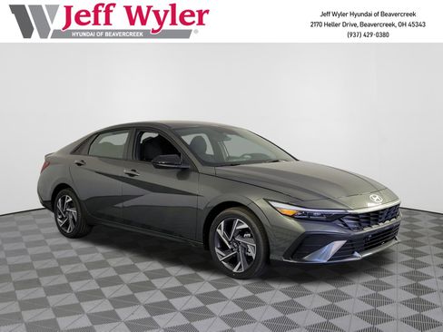 New 2025 Hyundai Elantra SEL image 1