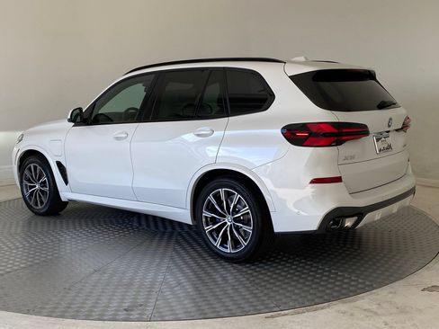 Used 2026 BMW X5 xDrive50e w/ M Sport Package AWD/4WD image 3