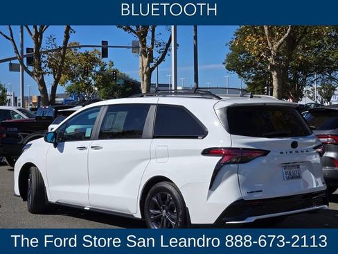 Used 2025 Toyota Sienna XSE image 7