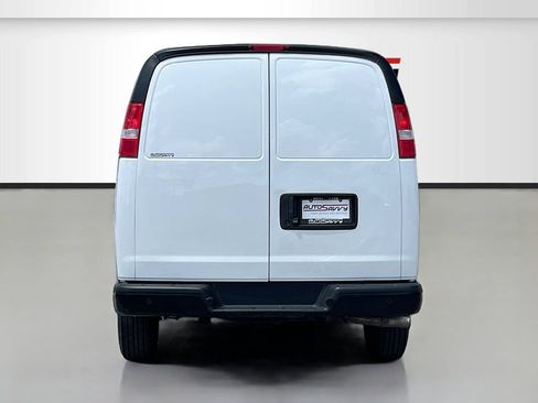 Used 2025 Chevrolet Express 2500 w/ Driver Convenience Package RWD image 6