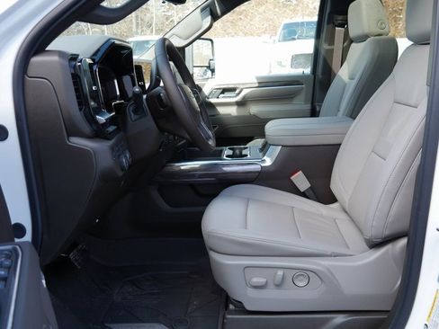 New 2026 Chevrolet Silverado 3500 LTZ w/ LTZ Plus Package AWD/4WD image 8