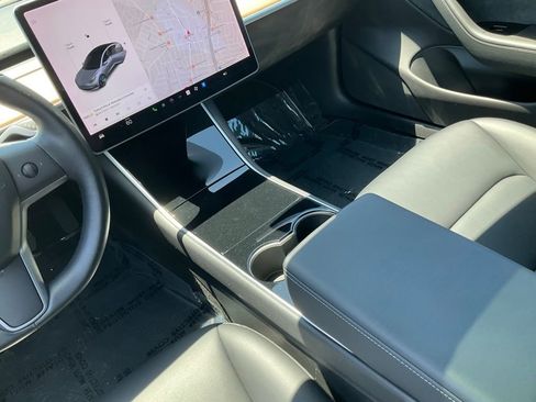 Used 2019 Tesla Model 3 Mid Range RWD image 37