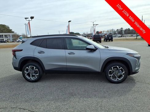 New 2026 Chevrolet Trax LT w/ Driver Confidence Package image 6