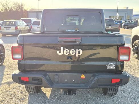 Used 2021 Jeep Gladiator Overland w/ Popular Equipment Package image 5