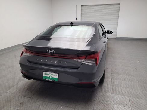 Used 2023 Hyundai Elantra Blue image 7