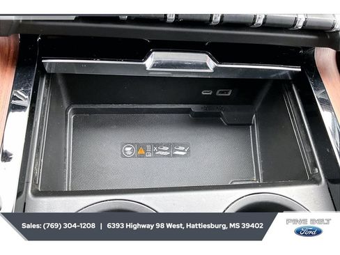 Used 2025 GMC Yukon XL Denali AWD/4WD image 24