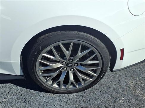 Used 2024 Ford Mustang GT Premium image 4