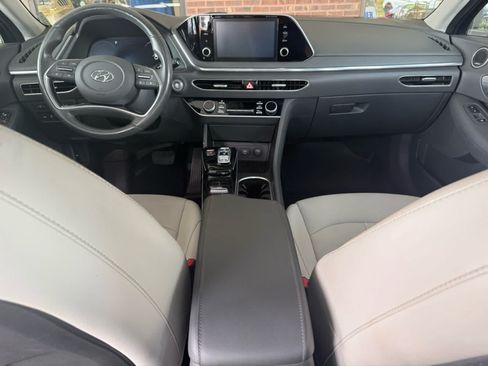 Used 2020 Hyundai Sonata SEL w/ Premium + Sunroof Package FWD image 18