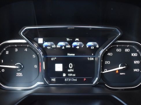 Used 2021 GMC Yukon SLT w/ SLT Premium Package image 24