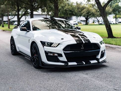 Used 2022 Ford Mustang Shelby GT500 w/ Technology Package RWD image 2