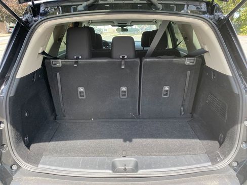 Used 2022 Nissan Pathfinder S image 25