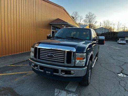 Used 2009 Ford F350 Lariat image 2