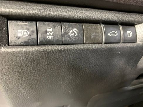 Used 2025 Toyota Camry XSE FWD image 18