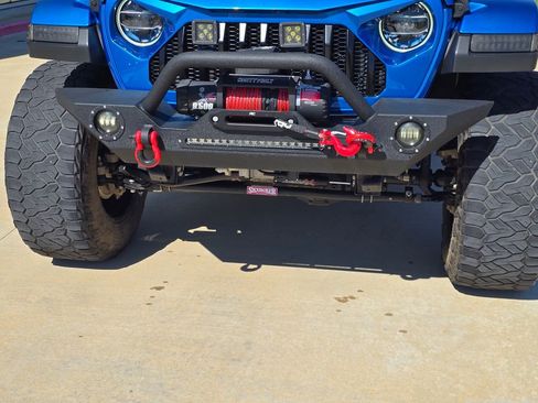 Used 2022 Jeep Gladiator Rubicon w/ LED Lighting Group image 8