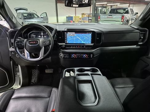 Certified 2025 GMC Sierra 1500 SLT image 20