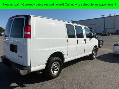 Used 2022 GMC Savana 2500 w/ Driver Convenience Package RWD image 4