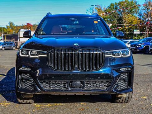 Used 2022 BMW X7 xDrive40i w/ M Sport Package image 2