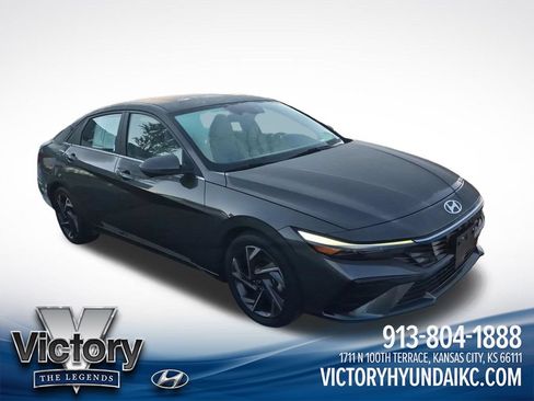 Used 2024 Hyundai Elantra Limited FWD image 7