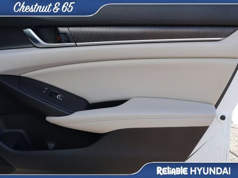 Used 2019 Honda Accord Touring image 8