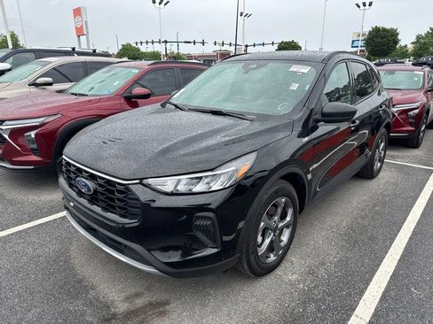 Used 2025 Ford Escape ST-Line FWD image 2