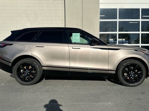 Used 2022 Land Rover Range Rover Velar R-Dynamic S image 3