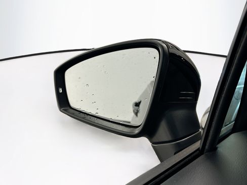 Used 2022 Volkswagen Tiguan S image 16