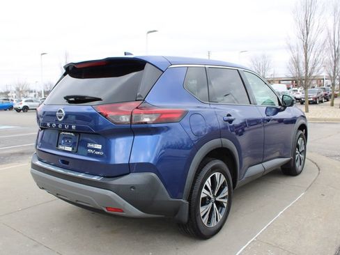 Used 2021 Nissan Rogue SV image 7