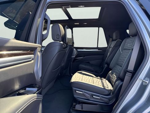 Used 2025 Cadillac Escalade Sport Platinum image 27