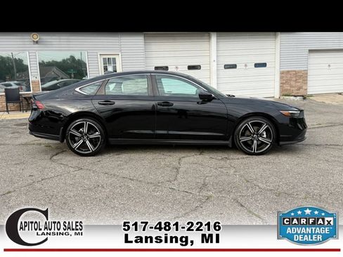Used 2023 Honda Accord Sport image 9