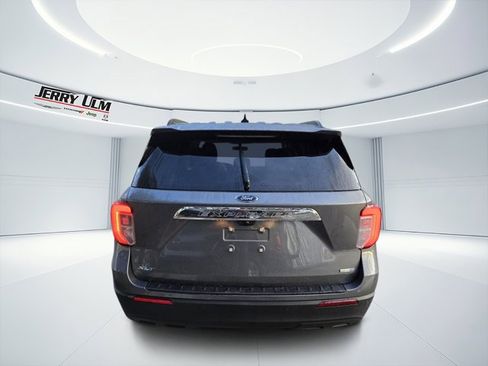 Used 2022 Ford Explorer XLT image 5