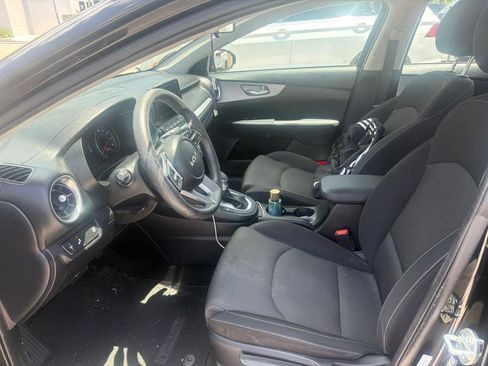 Used 2024 Kia Forte LXS w/ LXS Technology Package FWD image 5