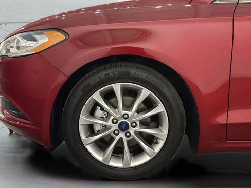 Used 2017 Ford Fusion SE w/ Fusion SE Technology Package image 36
