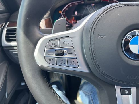 Used 2020 BMW 750i xDrive w/ Executive Package image 19