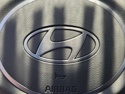 Used 2025 Hyundai Elantra SEL FWD image 25