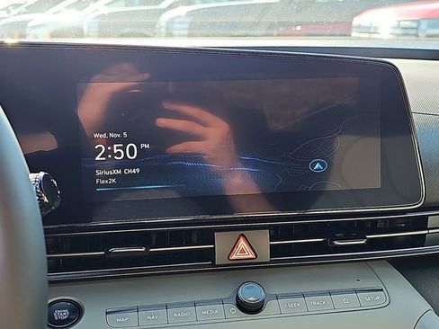 New 2025 Hyundai Elantra Limited w/ Cargo Package FWD image 30