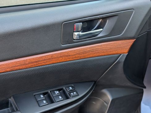 Used 2014 Subaru Outback 2.5i Limited w/ Moonroof Package image 21