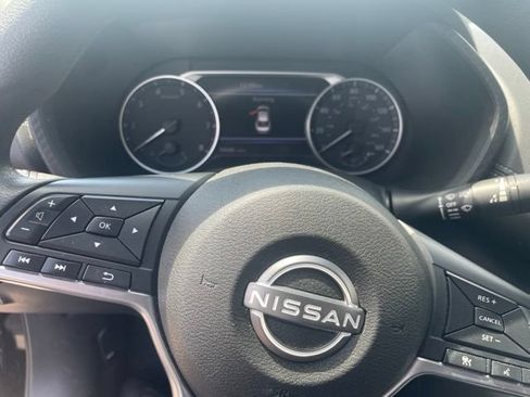 Used 2024 Nissan Sentra SV FWD image 15