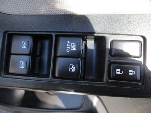 Used 2014 Subaru Forester 2.5i Premium w/ Popular Package #1 AWD/4WD image 18