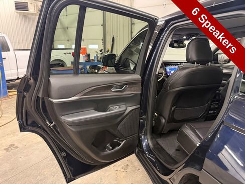 Used 2023 Jeep Grand Cherokee Limited image 36