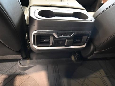 Used 2021 Chevrolet Silverado 1500 High Country w/ Technology Package image 28