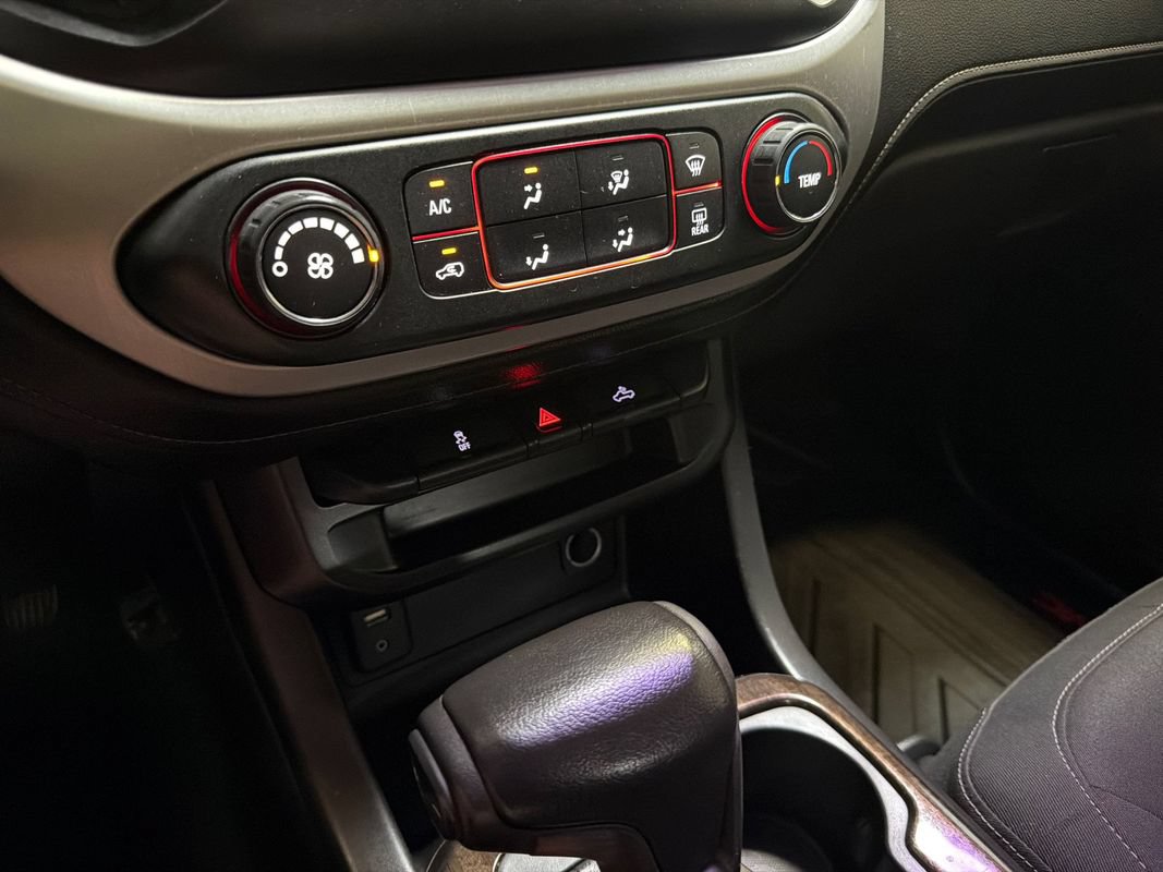 Used 2015 GMC Canyon SLE RWD image 21